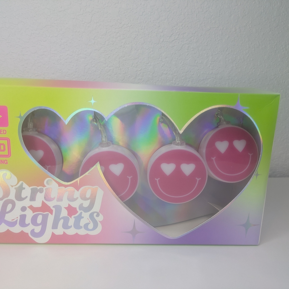 Pink Smiley Face Led String Lights - image 6